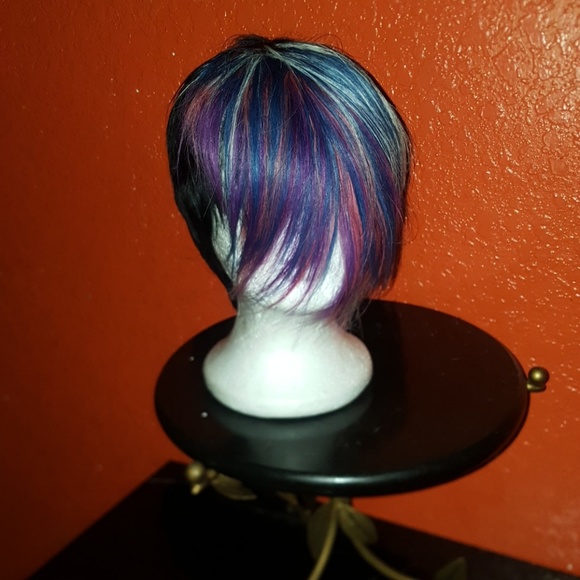 Wig - Picture 3 of 4